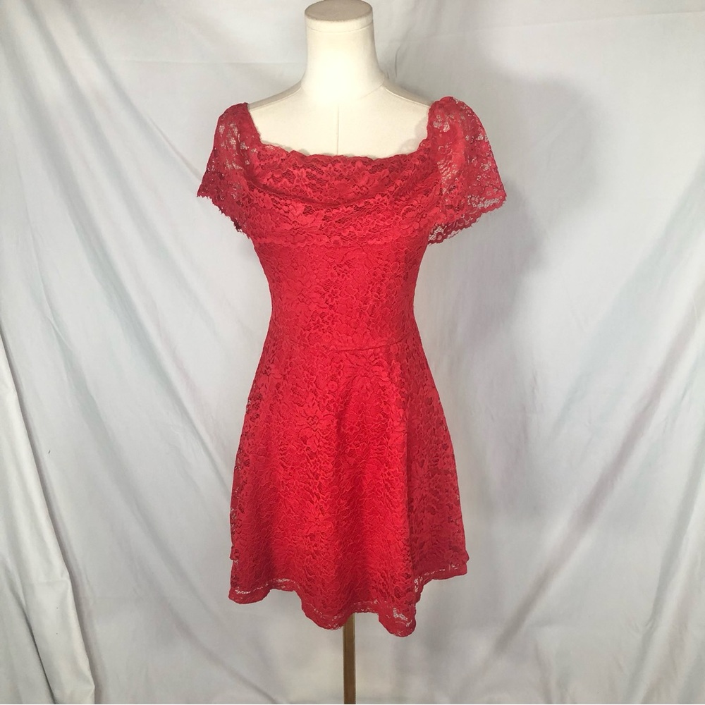 Bust Enhancing Homecoming Cocktail Prom Red Lace Dress Size Small Medium
